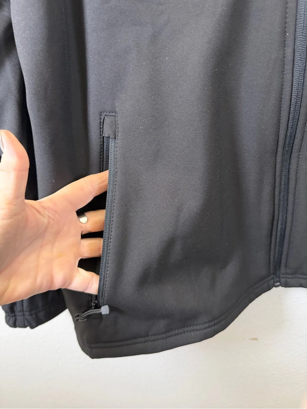 Ducks Unlimited Men's Black Performance Softshell Jacket